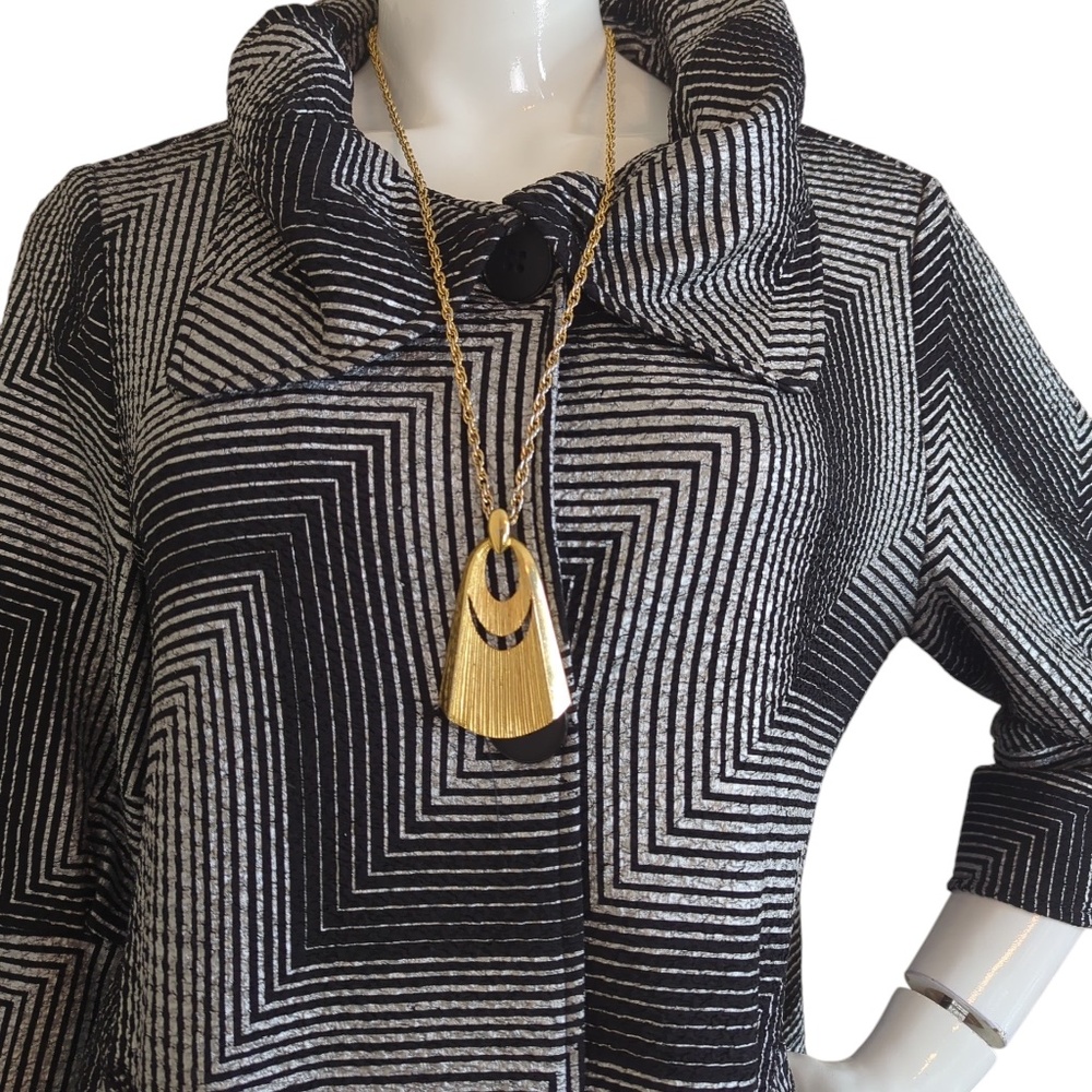 Vintage Trifari Gold Tone Necklace Pendant